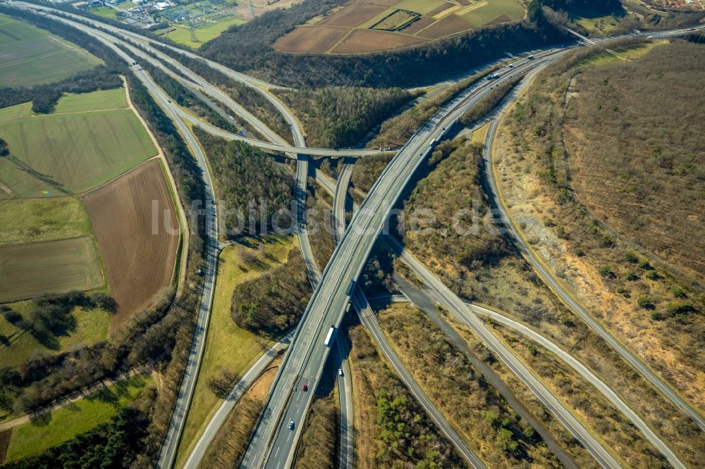 Wetzlar von oben - Autobahnkreuz der BAB A45 - 480 Wetzlarer Kreuz in Wetzlar im Bundesland Hessen, Deutschland