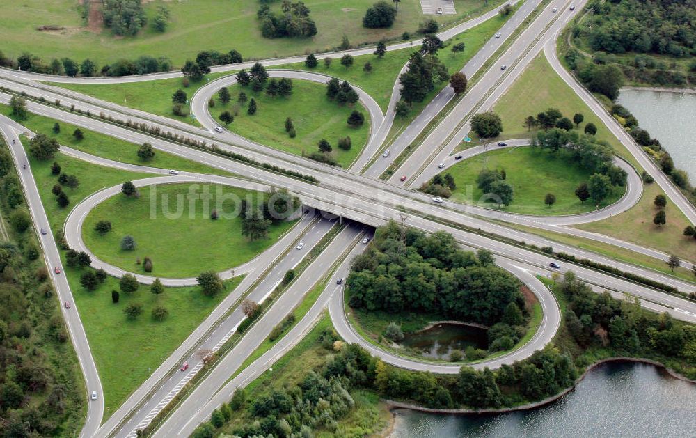 Cernay von oben - Autobahnkreuz bei Cernay