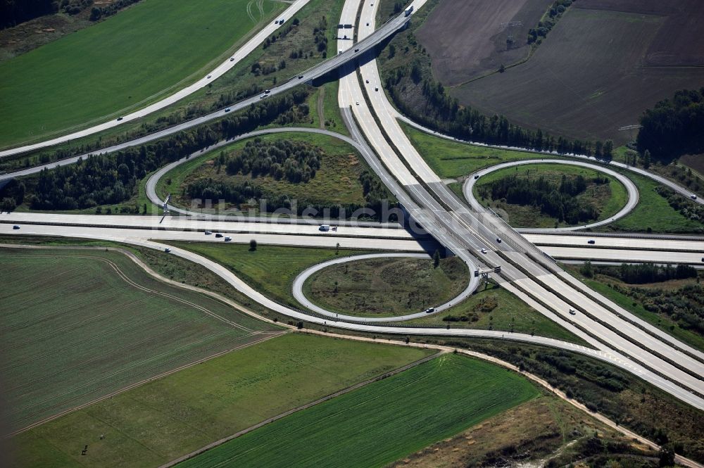 Chemnitz von oben - Autobahnkreuz der Bundes - Autobahn BAB A 4 und A 72 bei Chemnitz im Bundesland Sachsen