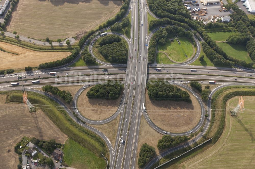 Dortmund von oben - Autobahnkreuz Dortmund-West in Dortmund im Bundesland Nordrhein-Westfalen