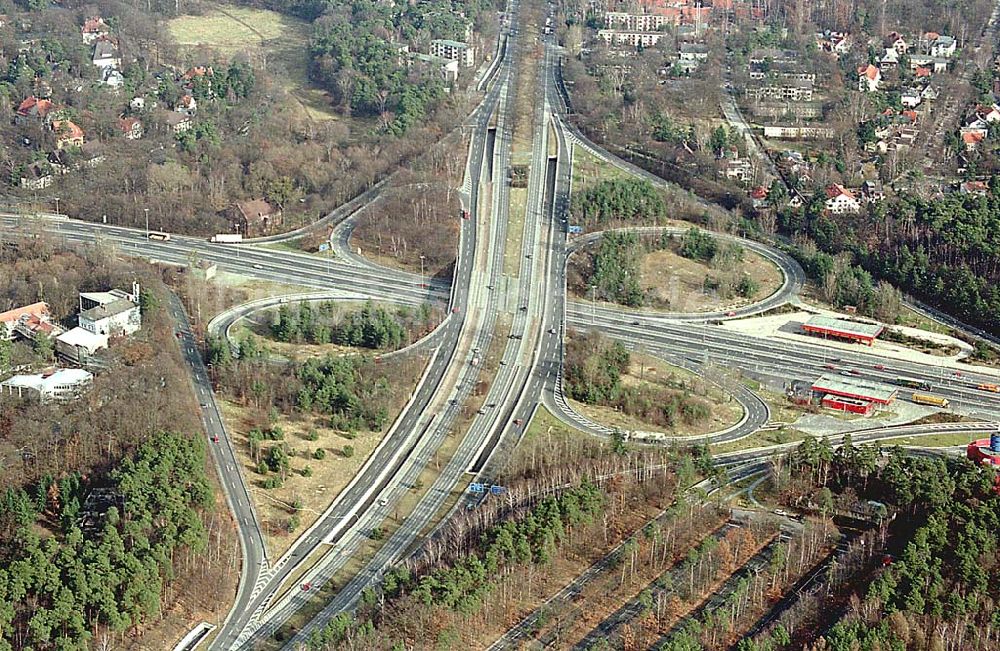 Luftaufnahme Berlin / Wilmersdorf - 13.02.1995 Autobahnkreuz Dreilinden AVUS