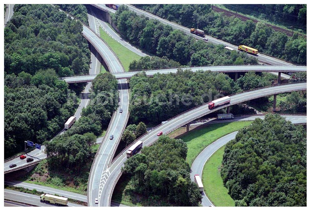 Duisburg aus der Vogelperspektive: Autobahnkreuz Duisberg-Kaiserberg