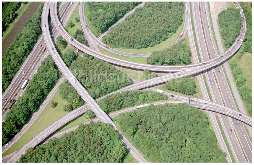 Duisburg von oben - Autobahnkreuz Duisberg-Kaiserberg