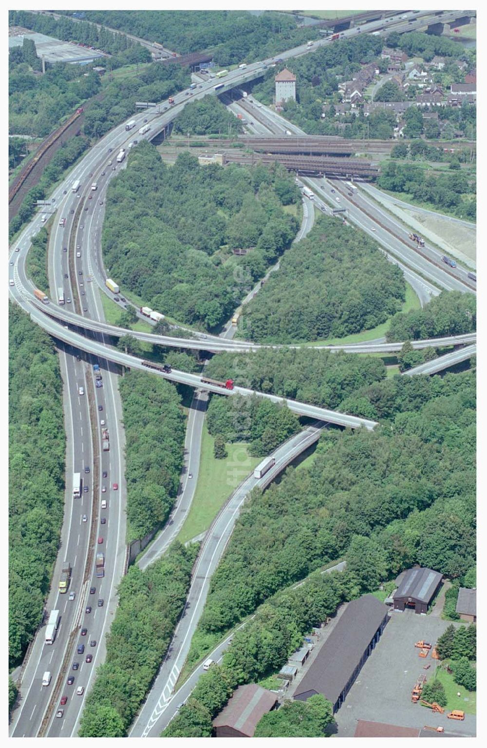 Duisburg aus der Vogelperspektive: Autobahnkreuz Duisberg-Kaiserberg