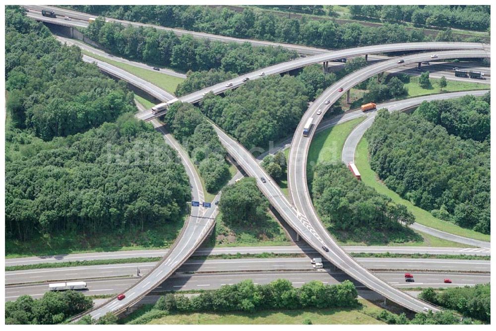 Duisburg aus der Vogelperspektive: Autobahnkreuz Duisberg-Kaiserberg