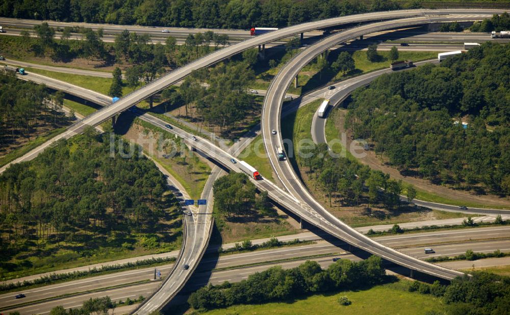 Luftaufnahme Duisburg - Autobahnkreuz Duisburg-Kaiserberg