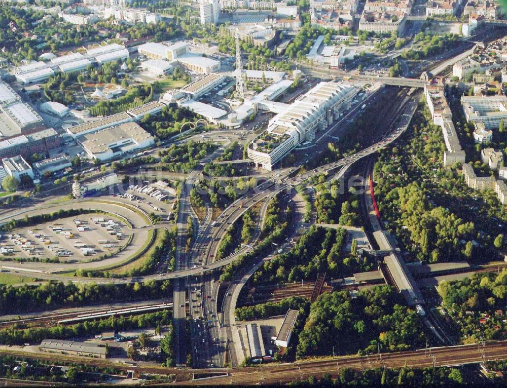 Luftaufnahme Berlin - Charlottenburg - Autobahnkreuz Halensee am Berliner Funkturm / ICC in Charlottenburg 19.09.1997