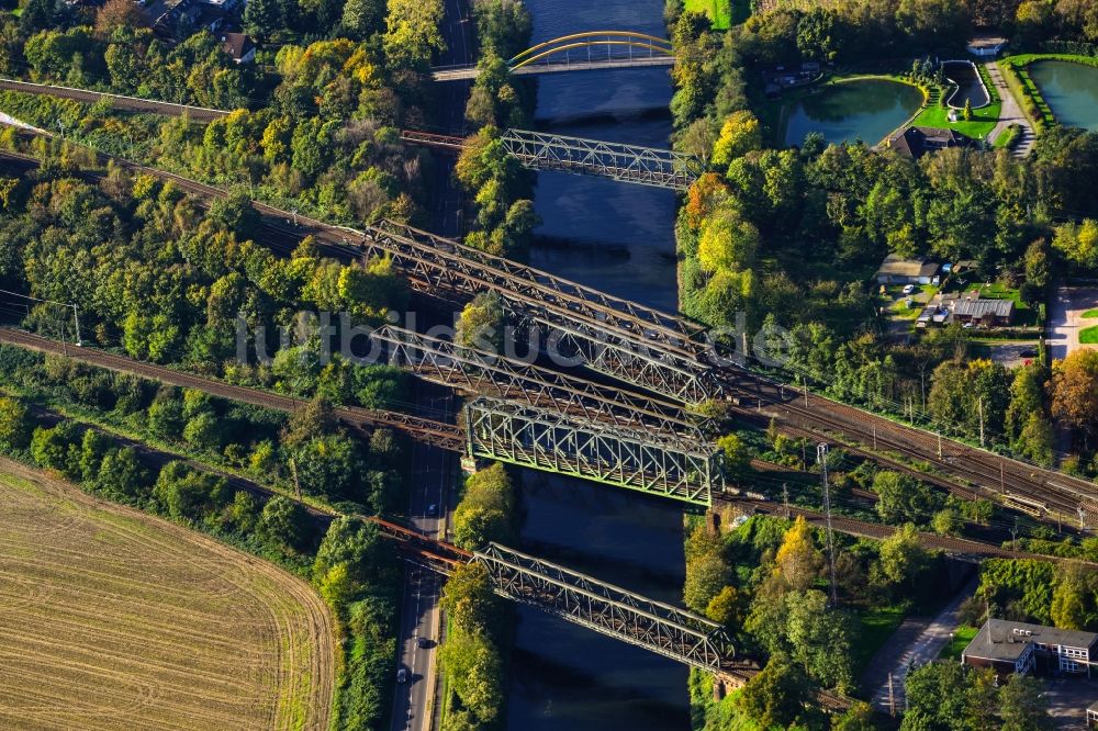 Duisburg aus der Vogelperspektive: Autobahnkreuz Kaiserberg der BAB A 3 und A4 bei Duisburg im Bundesland Nordrhein-Westfalen