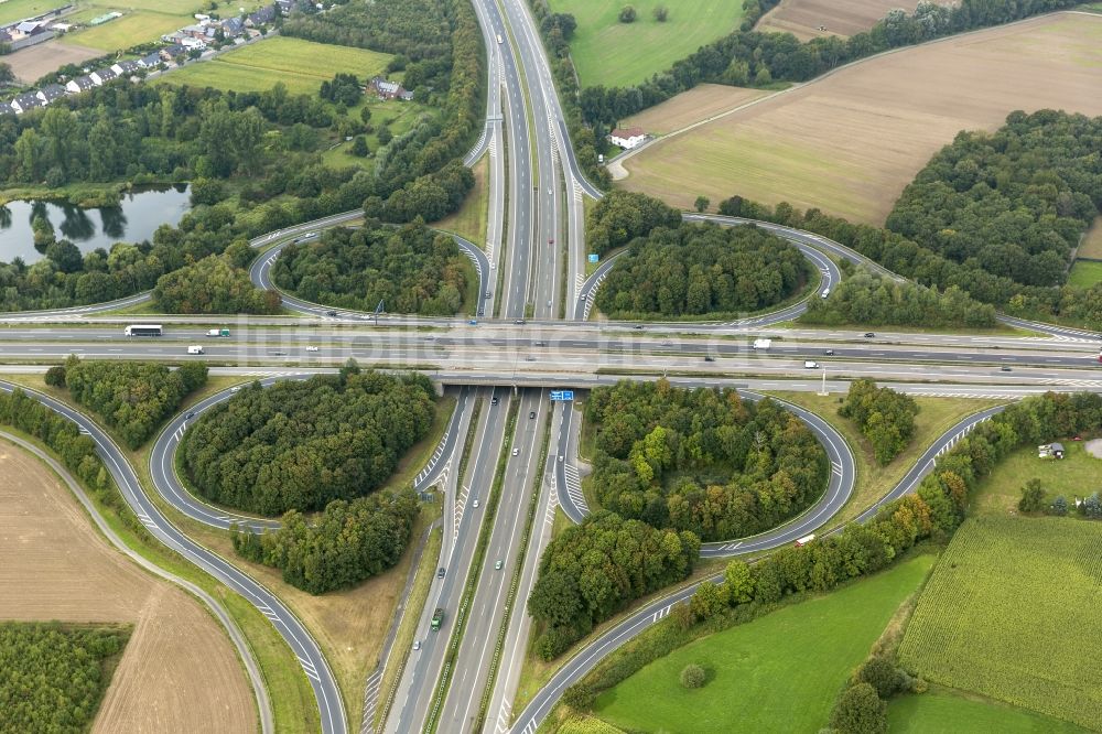 Luftbild Moers - Autobahnkreuz Moers im Ruhrgebiet am Niederrhein in Nordrhein-Westfalen