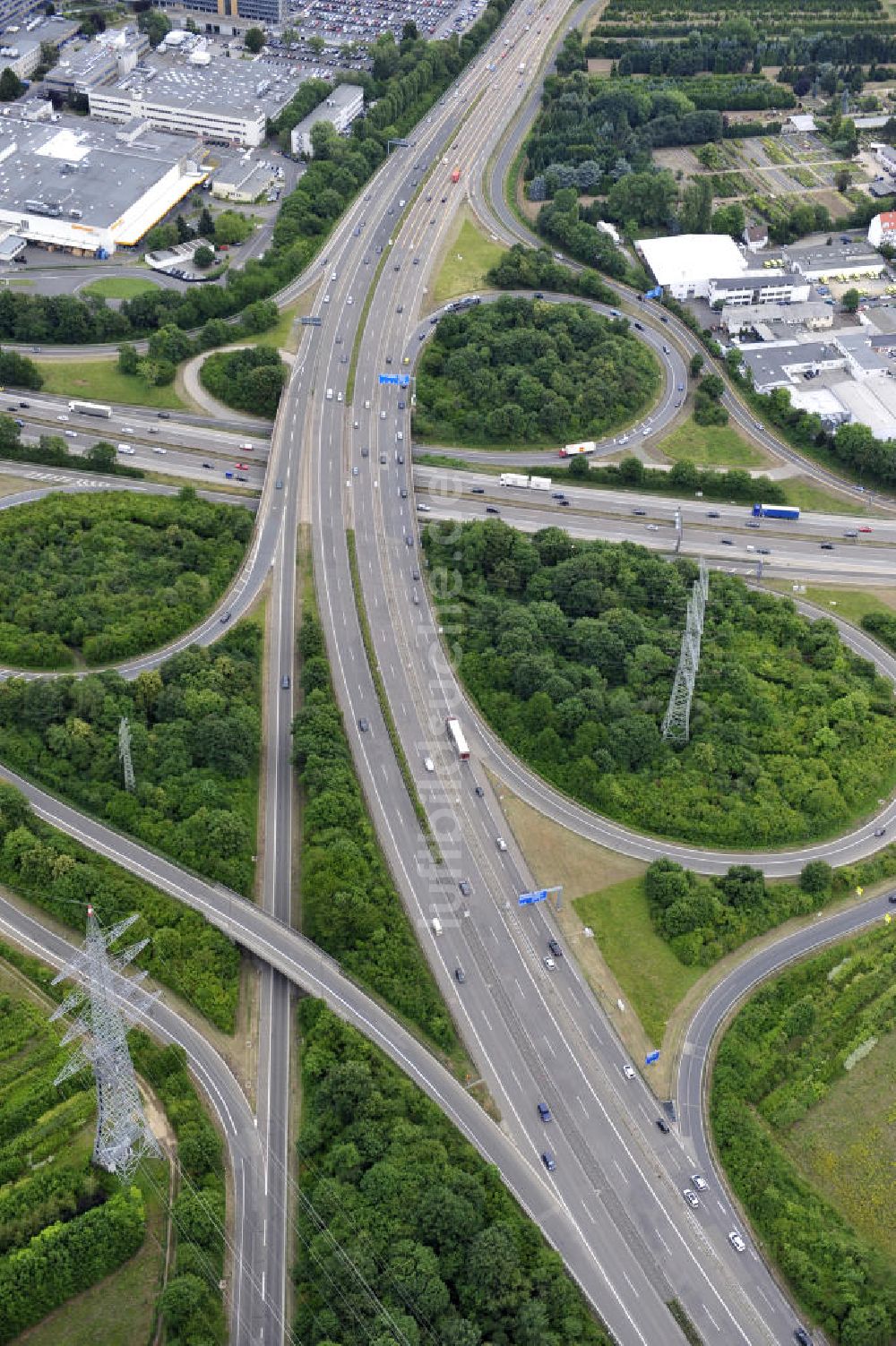 Frankfurt am Main aus der Vogelperspektive: Autobahnkreuz Nordwestkreuz Frankfurt am Main