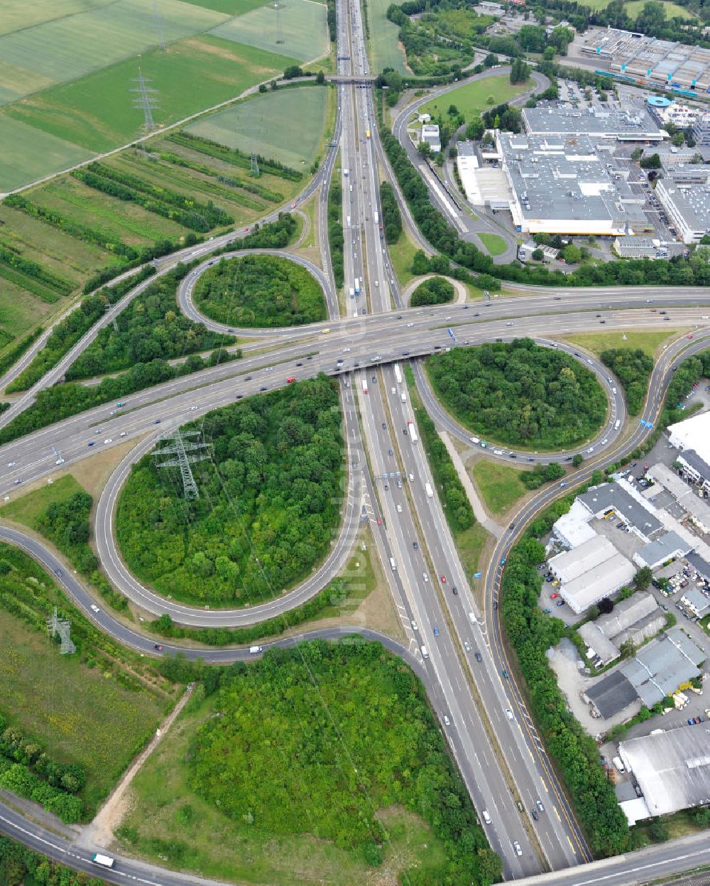 Luftaufnahme Frankfurt am Main - Autobahnkreuz Nordwestkreuz Frankfurt am Main