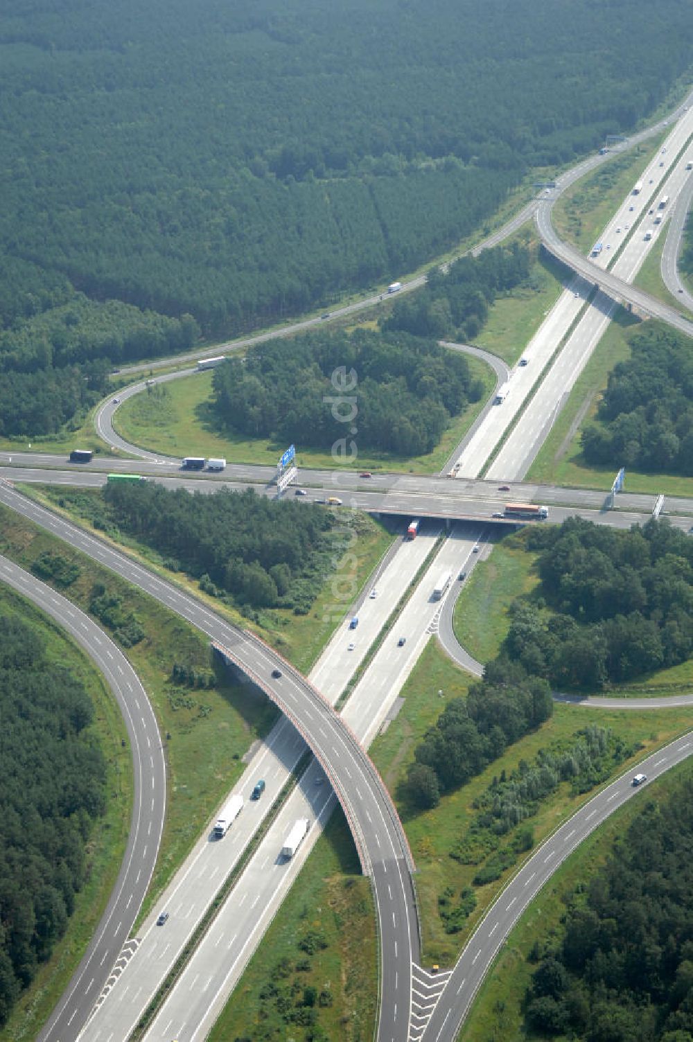 Schönefeld aus der Vogelperspektive: Autobahnkreuz Schönefeld