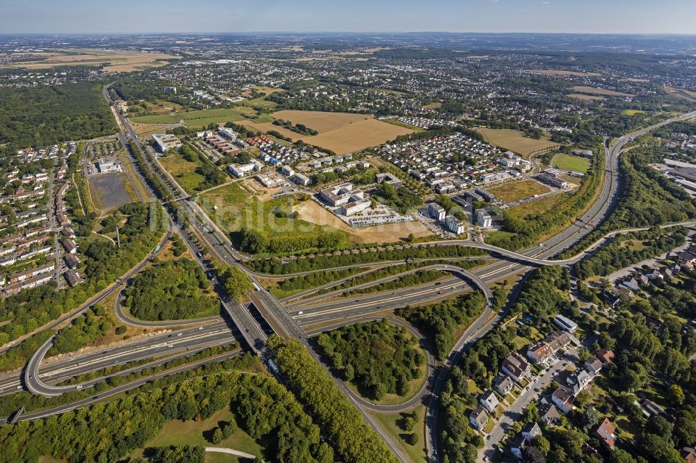 Dortmund von oben - Autobahnkreuz der Stadtautobahn mit Bundesstraßen bei Dortmund im Ruhrgebiet in Nordrhein-Westfalen