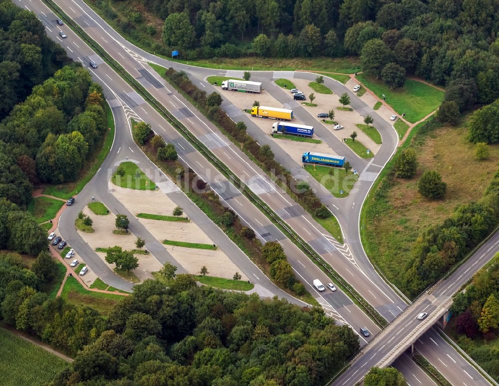 Luftaufnahme Kamp - Lintfort - Autobahnraststätte an der A57 bei Kamp - Lintfort im Bundesland Nordrhein-Westfalen