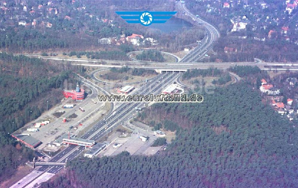 Luftaufnahme Berlin - Wilmersdorf - Autobahnraststätte Dreilinden.