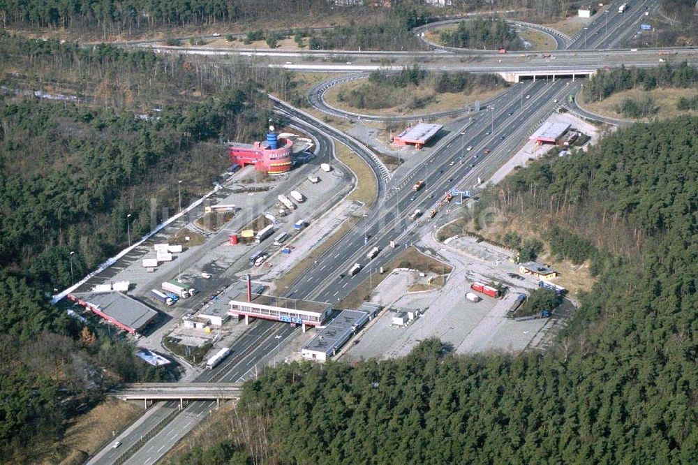 Berlin aus der Vogelperspektive: Autobahnraststätte Dreilinden