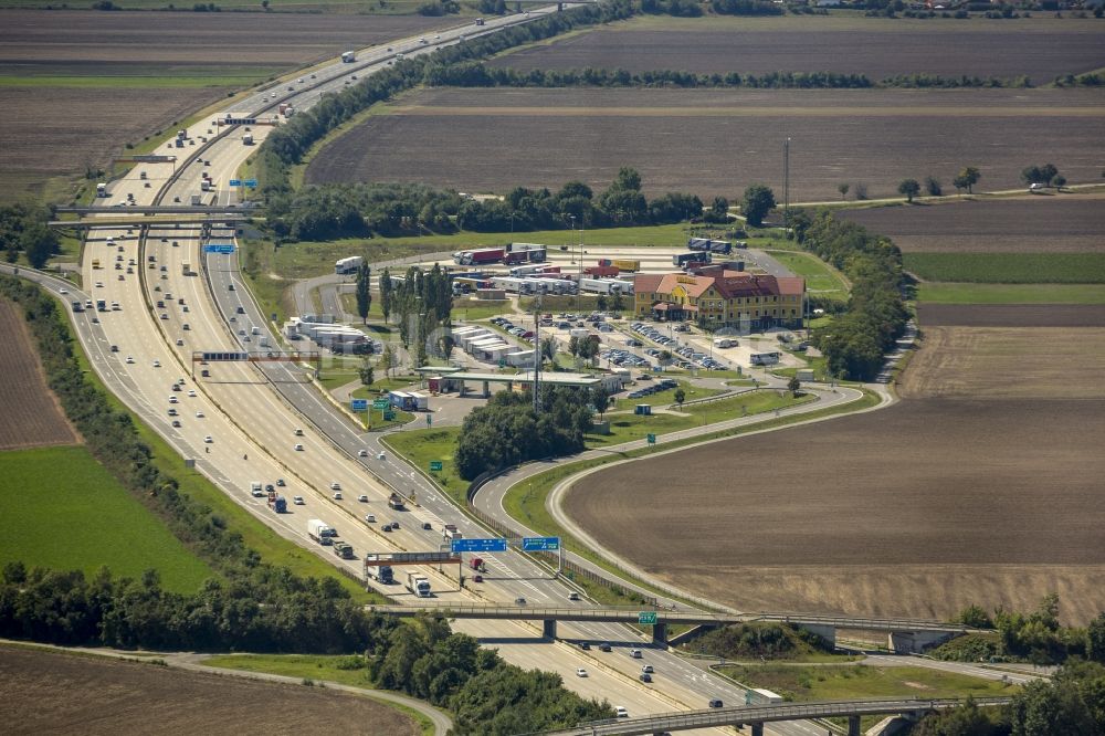 Luftaufnahme Guntramsdorf - Autobahnraststätte in Guntramsdorf im Bundesland Niederösterreich in Österreich