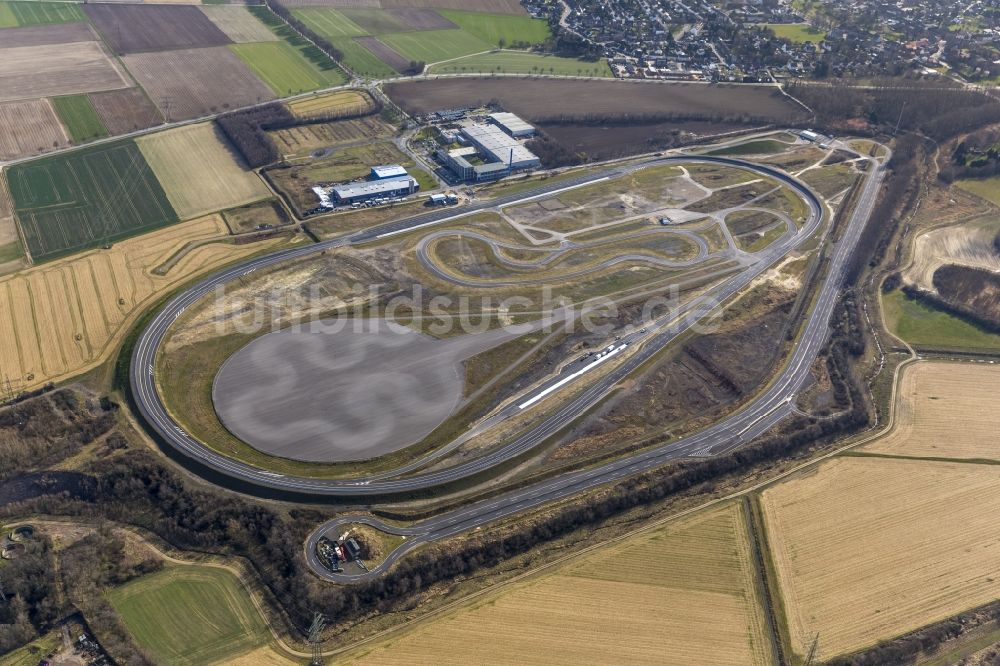 Luftaufnahme Baesweiler - Autobahnrundkurs der Testsrecke des ATZ Automobiltestzentrum bei Baesweiler im Bundesland Nordrhein-Westfalen NRW