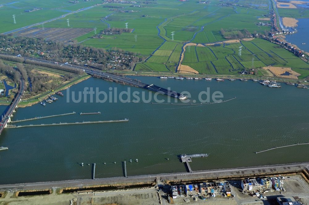 Luftbild Amsterdam - Autobahntunnel der A10 - E35 am Ringweg Oost in Amsterdam Niederlande