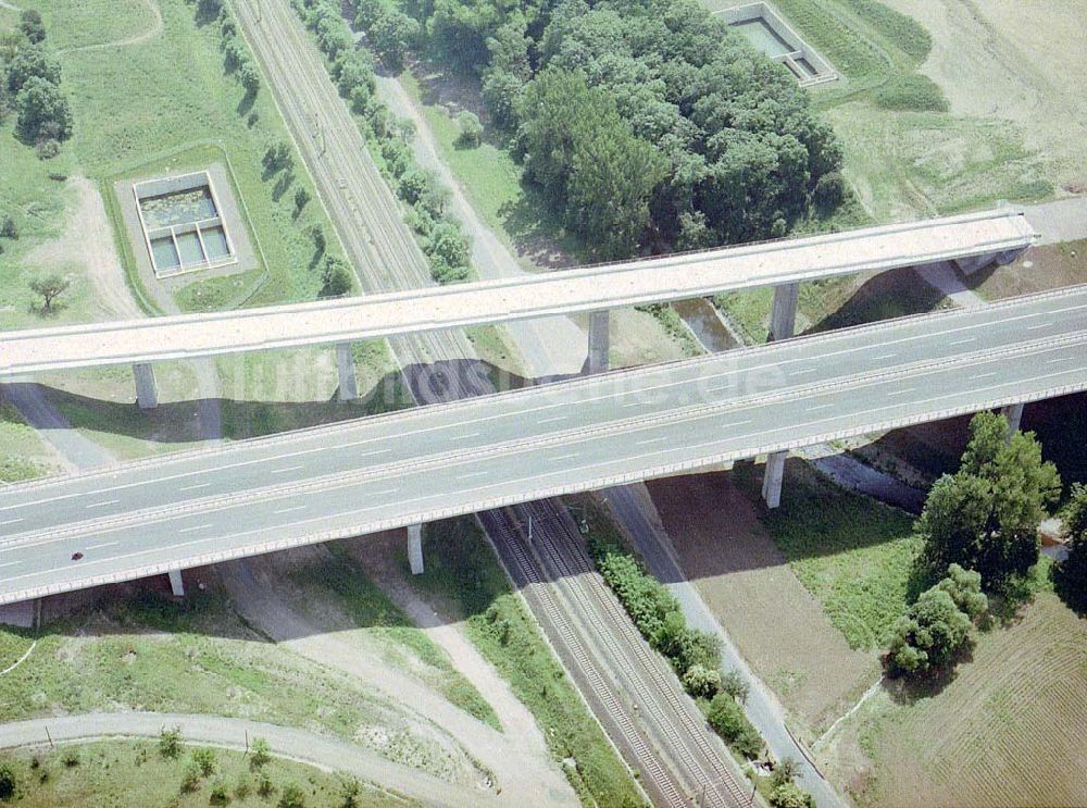 Luftaufnahme Erfurt - Autobahnzubringer südlich von Erfurt am Autobahnkreuz.