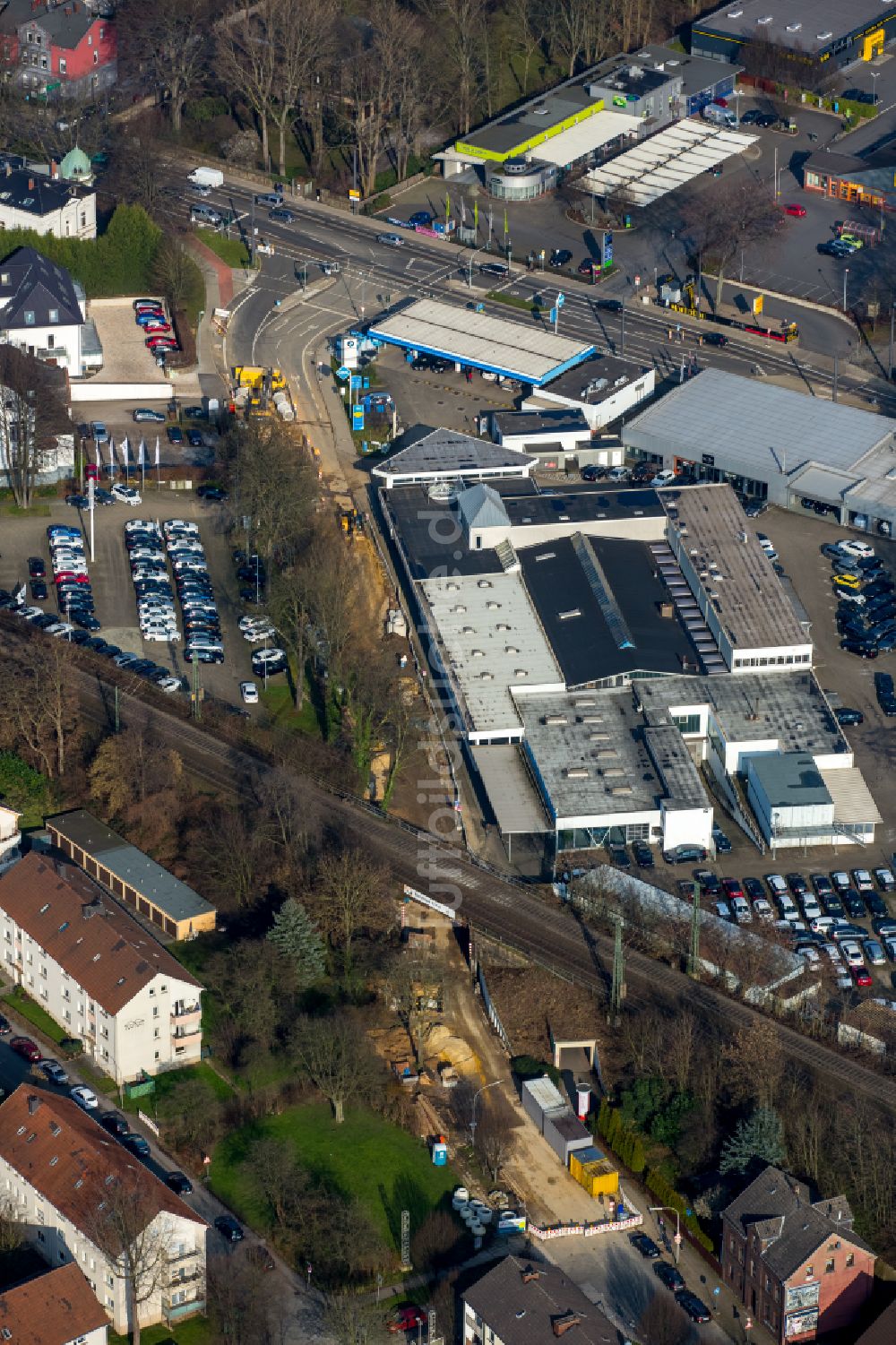 Luftbild Witten - Autohandels- Gebäude des Autohauses Auto-Zentrum Bernhard Ernst GmbH & Co. KG im Ortsteil Annen in Witten im Bundesland Nordrhein-Westfalen, Deutschland