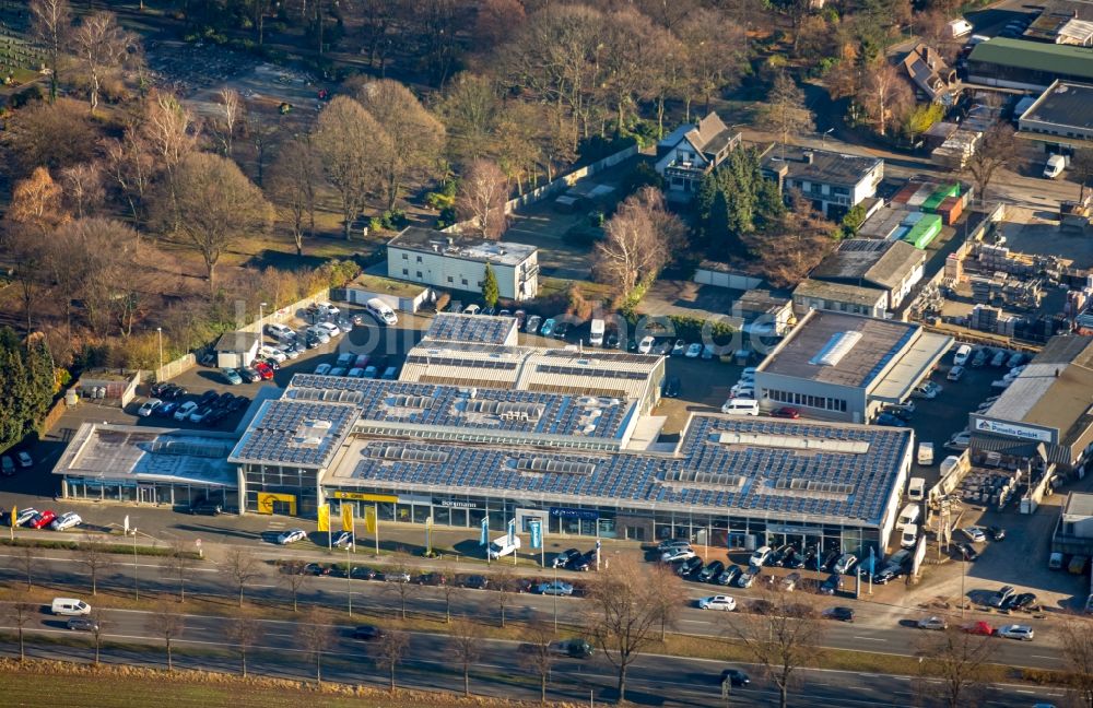 Luftbild Bottrop - Autohandels- Gebäude des Autohauses Autohaus Borgmann GmbH an der Schubertstraße im Ortsteil Stadtmitte in Bottrop im Bundesland Nordrhein-Westfalen