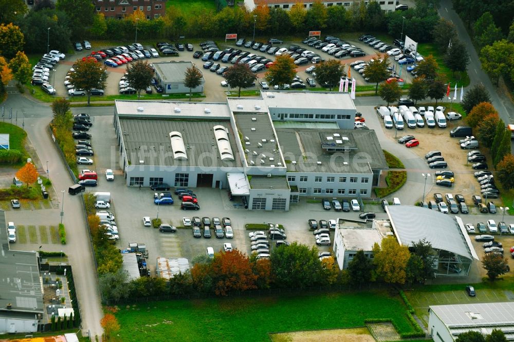 Weyhe von oben - Autohandels- Gebäude des Autohauses Autohaus Brandt GmbH im Ortsteil Kirchweyhe in Weyhe im Bundesland Niedersachsen, Deutschland