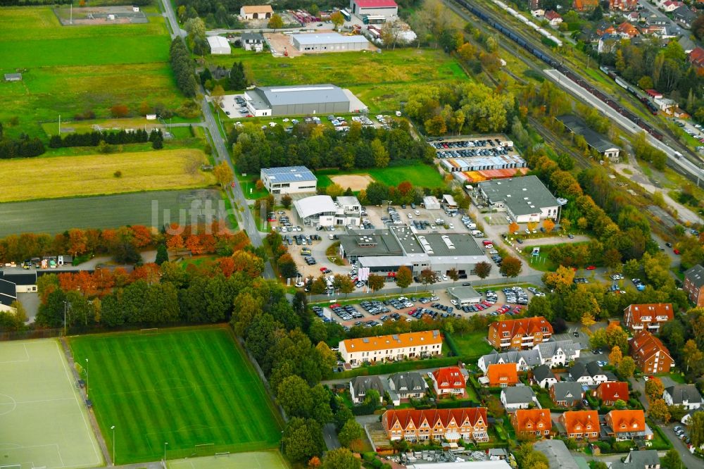 Luftbild Weyhe - Autohandels- Gebäude des Autohauses Autohaus Brandt GmbH im Ortsteil Kirchweyhe in Weyhe im Bundesland Niedersachsen, Deutschland