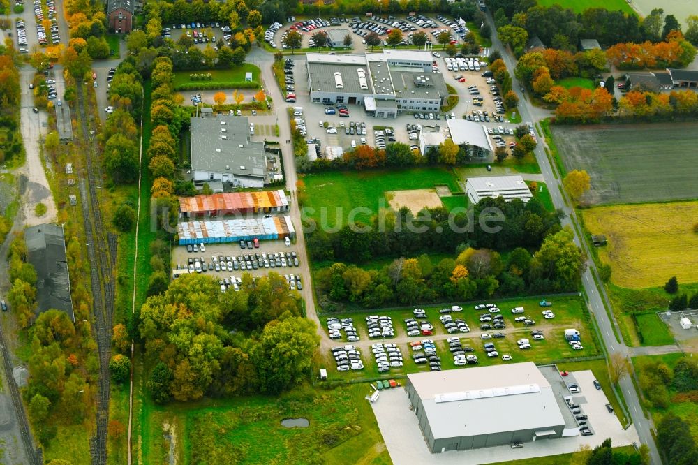 Weyhe aus der Vogelperspektive: Autohandels- Gebäude des Autohauses Autohaus Brandt GmbH im Ortsteil Kirchweyhe in Weyhe im Bundesland Niedersachsen, Deutschland