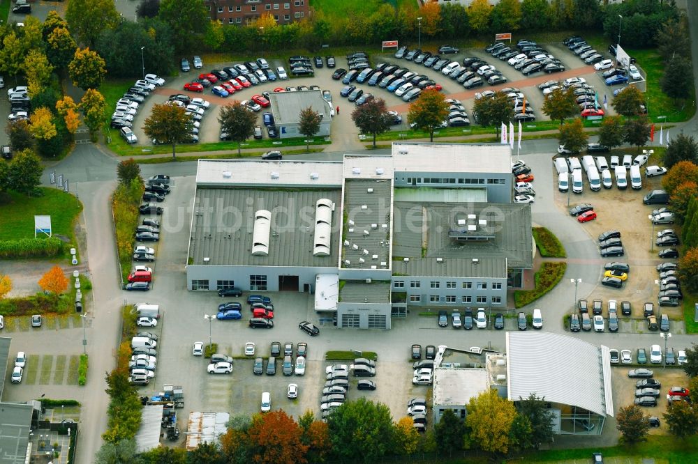 Weyhe aus der Vogelperspektive: Autohandels- Gebäude des Autohauses Autohaus Brandt GmbH im Ortsteil Kirchweyhe in Weyhe im Bundesland Niedersachsen, Deutschland