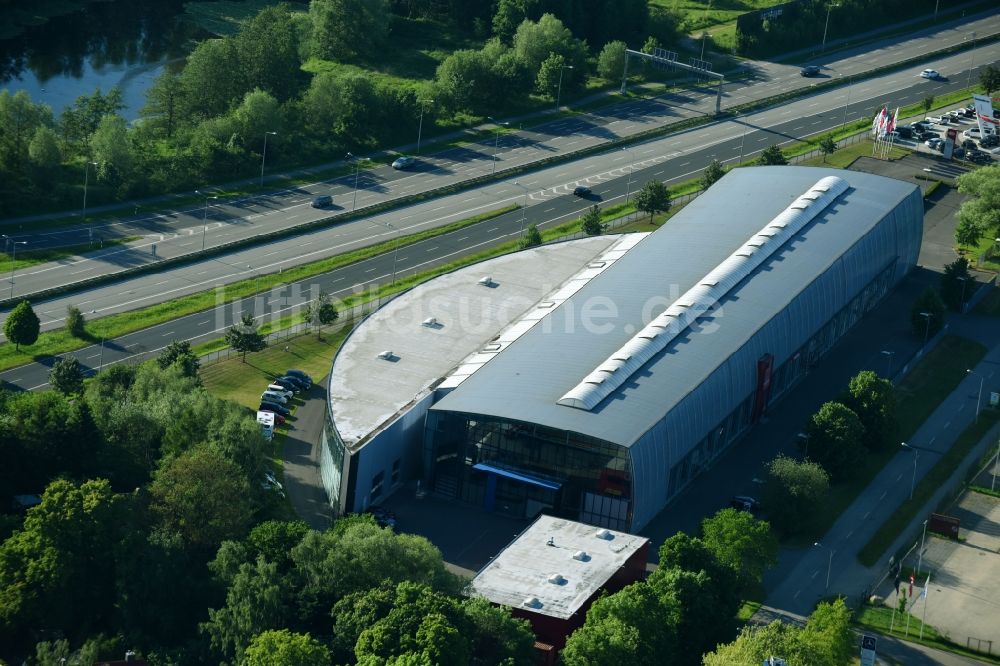 Luftbild Rostock - Autohandels- Gebäude des Autohauses Brüggemann GmbH & Co.KG in Rostock im Bundesland Mecklenburg-Vorpommern, Deutschland