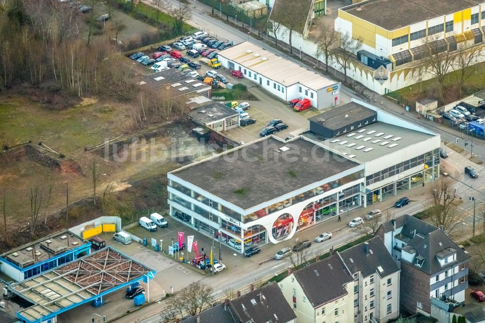 Bochum aus der Vogelperspektive: Autohandels- Gebäude des Autohauses Castroper Straße in Bochum im Bundesland Nordrhein-Westfalen, Deutschland