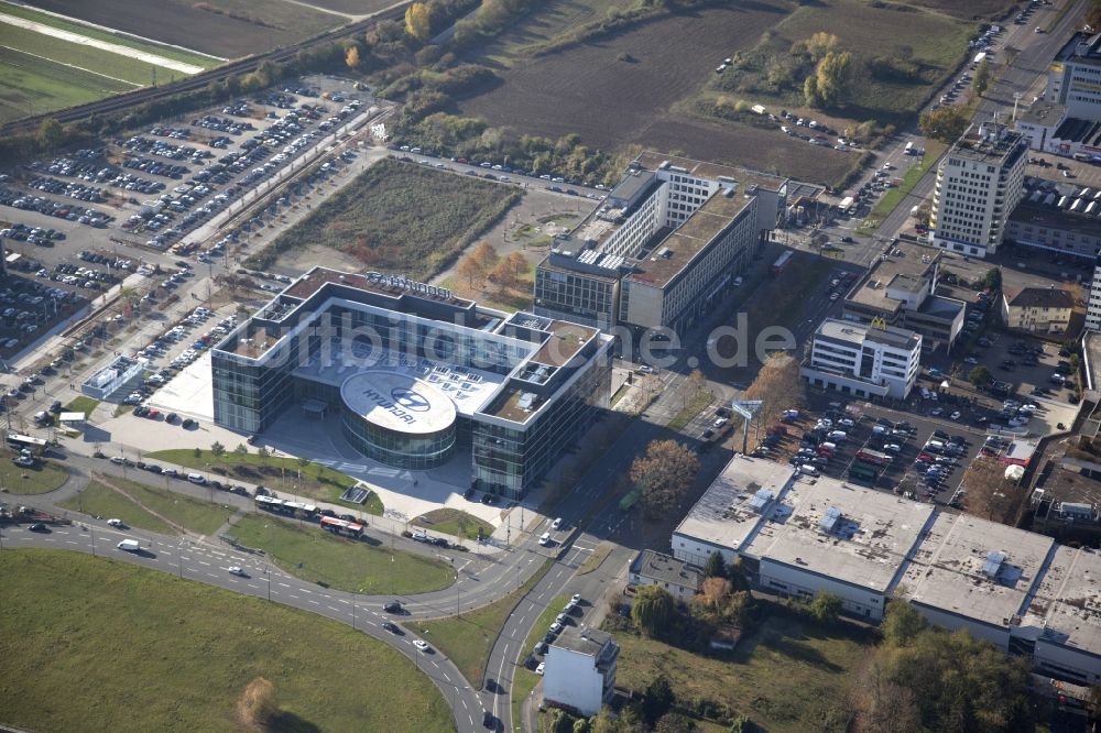 Offenbach am Main aus der Vogelperspektive: Autohandels- Gebäude des Autohauses Hyundai Deutschland GmbH in Offenbach am Main im Bundesland Hessen