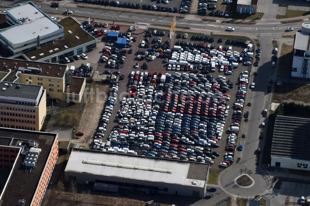 Luftbild Teltow - Autohandels- Gebäude des Autohauses König an der Oderstraße in Teltow im Bundesland Brandenburg