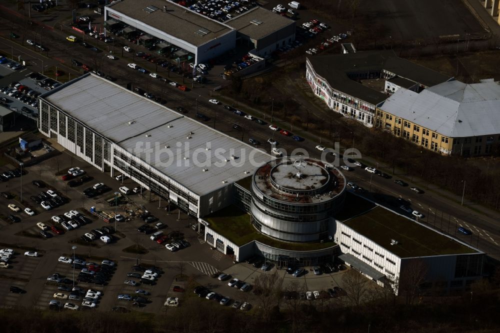 Luftbild Leipzig - Autohandels- Gebäude des Autohauses Mercedes-Benz Stern Auto Center Leipzig an der Richard-Lehmann-Straße im Ortsteil Marienbrunn in Leipzig im Bundesland Sachsen