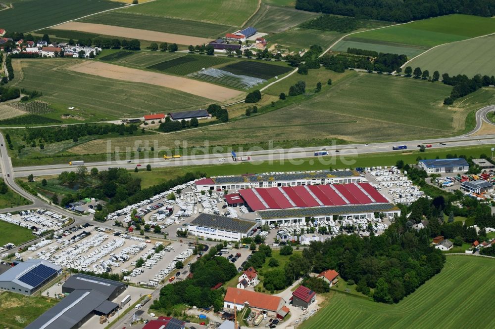 Luftbild Sulzemoos - Autohandels- Gebäude des Autohauses Wohnwagencenter Hofstetter in Sulzemoos im Bundesland Bayern, Deutschland