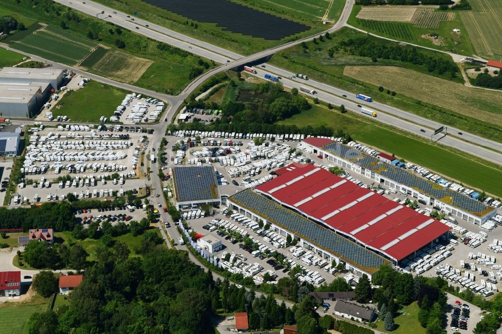 Sulzemoos von oben - Autohandels- Gebäude des Autohauses Wohnwagencenter Hofstetter in Sulzemoos im Bundesland Bayern, Deutschland