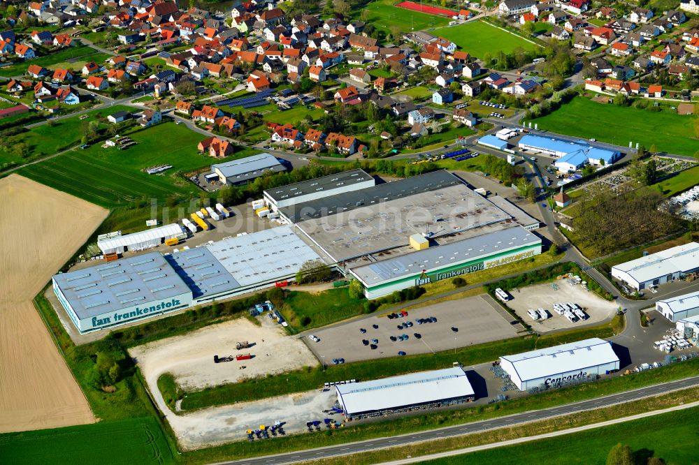 Schlüsselfeld von oben - Autohandels- Gebäude der Firma Concorde Reisemobile GmbH in Schlüsselfeld im Bundesland Bayern, Deutschland