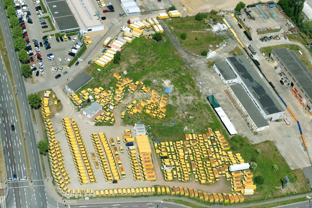 Magdeburg aus der Vogelperspektive: Autohandels- Verkaufsfläche des Autohauses der Interm GmbH in Magdeburg im Bundesland Sachsen-Anhalt, Deutschland