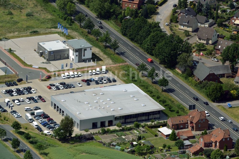 Luftbild Garbsen - Autohaus Auto Schrader GmbH und TÜV Station im Ortsteil Meyenfeld-Ost in Garbsen im Bundesland Niedersachsen