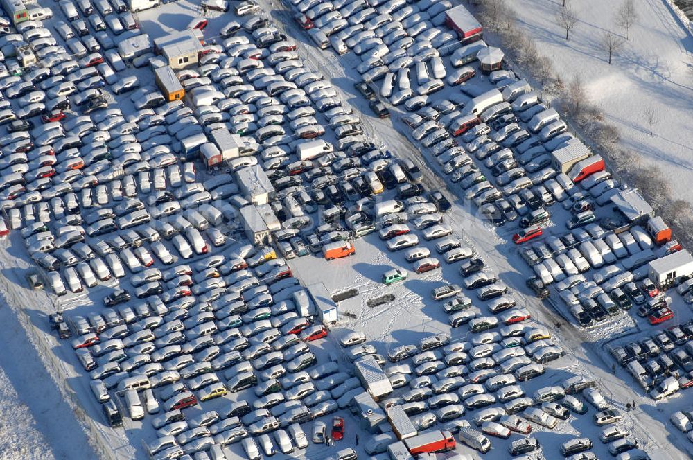 Luftbild Berlin - Automarkt an der Schnellerstrasse in Berlin