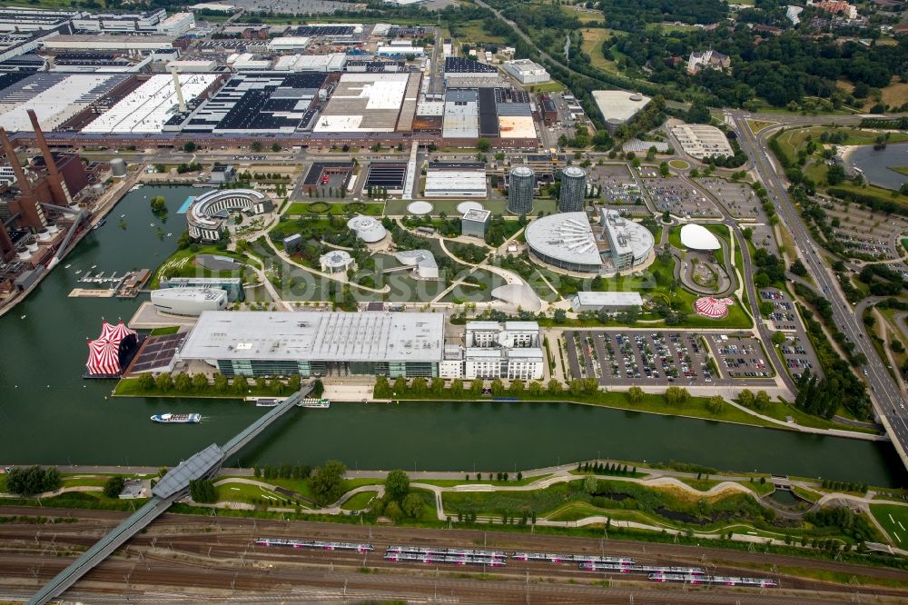 Wolfsburg von oben - Autostadt GmbH am Werksgelände der Volkswagen AG in Wolfsburg im Bundesland Niedersachsen, Deutschland