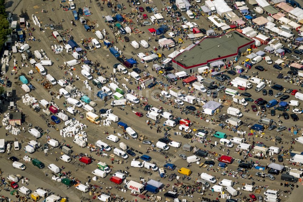 Essen aus der Vogelperspektive: Autoteilemarkt, Flohmarkt und Autokinofläche in Essen im Bundesland Nordrhein-Westfalen