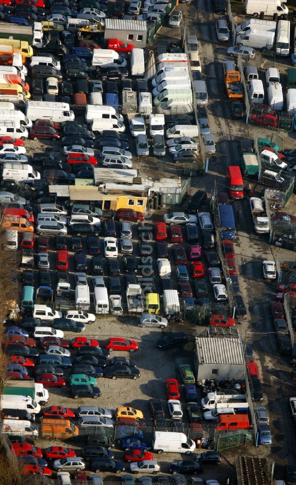 Luftbild Bochum - Autoverwertung und Auto- Verschrottung im Gewerbegebiet Carolinenglück Hordel in Bochum im Bundesland Nordrhein-Westfalen