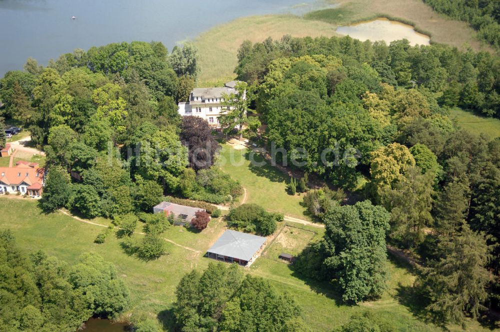 Dambeck aus der Vogelperspektive: AWO SANO Familienferienpark in Dambeck am Müritz-Nationalpark