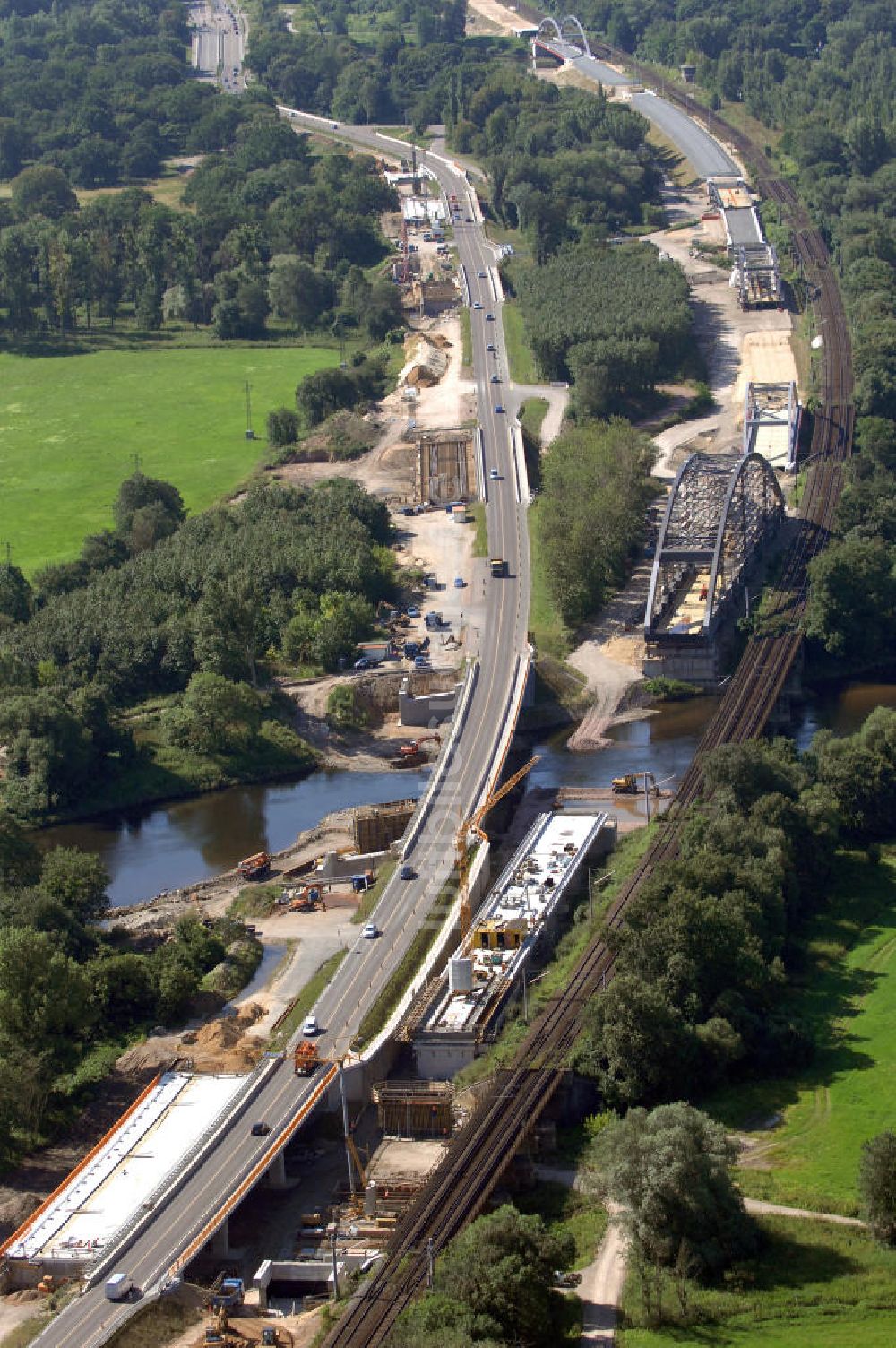 Dessau-Roßlau aus der Vogelperspektive: B184 zwischen Roßlau und Dessau