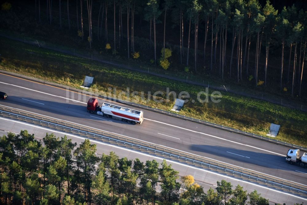 Spreenhagen aus der Vogelperspektive: BAB A12 E30 in Spreenhagen im Bundesland Brandenburg