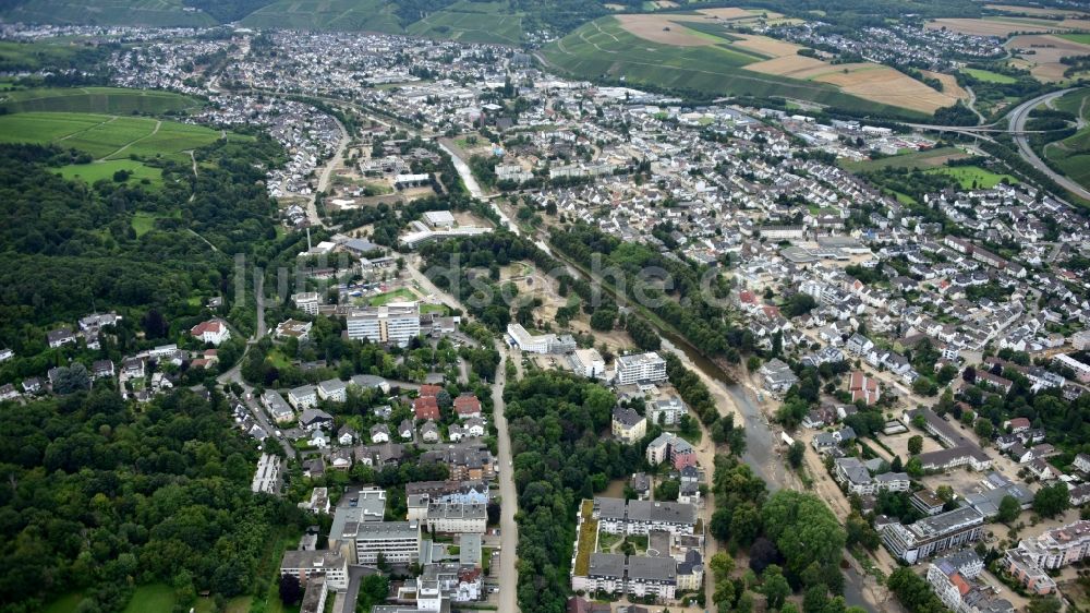 Bad Neuenahr-Ahrweiler von oben - Bad Neuenahr-Ahrweiler nach der Hochwasserkatastrophe im Ahrtal diesen Jahres im Bundesland Rheinland-Pfalz, Deutschland