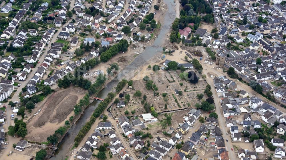 Bad Neuenahr-Ahrweiler von oben - Bad Neuenahr-Ahrweiler nach der Hochwasserkatastrophe im Ahrtal diesen Jahres im Bundesland Rheinland-Pfalz, Deutschland