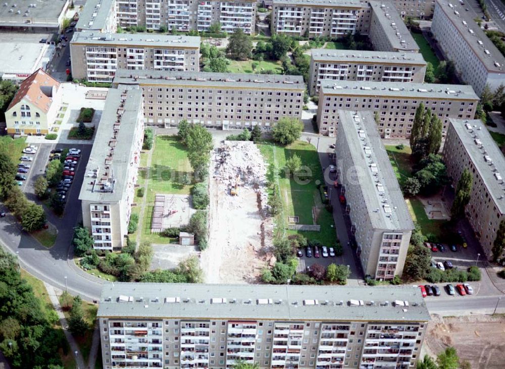 Bad Salzungen / Thüringen von oben - 07.09.2002 Bad Salzungen / Thüringen Abriß von Plattenbauwohnungen im Osten von Bad Salzungen in Thüringen.